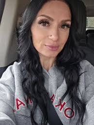 Alissa Jacobs's Instagram, Twitter & Facebook