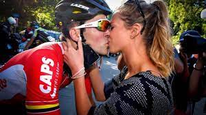 Uit het bericht van marion rousse blijkt dat de twee al enkele maanden uit elkaar waren. Tour De France Marion Rousse Et Tony Gallopin Gardent Le Moral