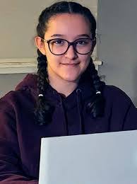 Isabelle Denton's Instagram, Twitter & Facebook