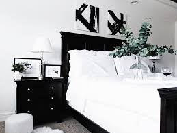 Bedroom Black And White Picture Wall Black And White Master Bedroom Ideas Inspiration For A Monochrome Master Bedroom With Classic Black And White Master Bedroom White Wall Bedroom Master Bedroom