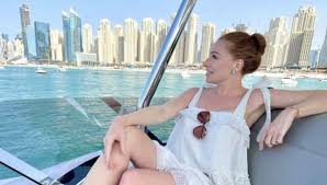 Georgina fleur wuchs als mittlere von drei schwestern auf. Georgina Fleur Rund 30 000 Euro Miete Im Jahr Fur Ihren Dubai Traum Greift Sie Tief In Die Tasche Bunte De