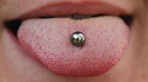 5 Problemas Provocados Por Los Piercing En La Boca Bbc News Mundo Tongue Piercing Tongue Piercing Jewelry Snake Eyes Tongue Piercing