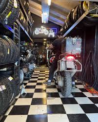 AT Motos taller y gomeria para motos