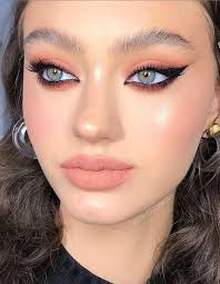 20 Charming Natural Makeup Looks Ideas For Valentine S Day Latest Fashion Trends For Woman Makeup Looks Blue Eye Makeup Natural Makeup