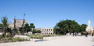 Epingle Sur A La Decouverte De Nimes France