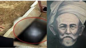 Shalawat salam atas nabi muhammad, keluarganya dan para sahaabat. Karomah Ulama Indonesia Bikin Geger Pemerintah Arab Saudi Jenazah Tetap Utuh Saat Kuburan Dibongkar Tribun Jambi