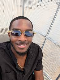 Hi guys, i just want to tell you I just start reading Little mushroom and  it is so so good 💜💜💜 I am not generally into scifi, but this found a way