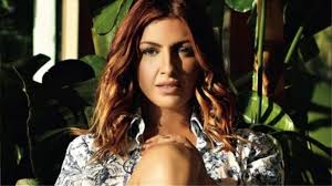 Η έλενα παπαρίζου πριν 16 χρόνια έκανε όλη την ελλάδα υπερήφανη, καθώς είχε βγει πρώτη στον διαγωνισμό της οργισμένες αντιδράσεις στο κοινό προκάλεσαν τα σχόλια ορισμένων στα μέσα κοινωνικής δικτύωσης που στόχο είχαν να πλήξουν την έλενα παπαρίζου για τα κιλά της.στον. Elena Paparizoy To Neo Album Apoxrwseis Kykloforei Stis 29 Ianoyarioy