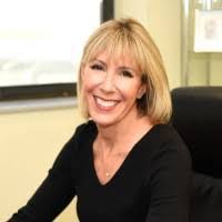 Leslie Granger's Instagram, Twitter & Facebook