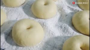 Bahkan berbagai rekomendasi tampilan donat yang berbeda tidak hanya bulat saja. Cara Mudah Mencetak Donat Tanpa Cetakan Manual Dan Dengan Cetakan Youtube