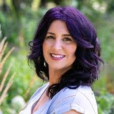 Peggy Bunnell's Instagram, Twitter & Facebook