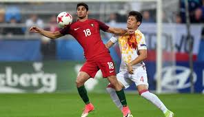 Sem revelar os pormenores do contrato e o valor da transferência, que terá rondado os 30 milhões de euros, o campeão francês. Scouting World Cup Stars Goncalo Guedes Breaking The Lines