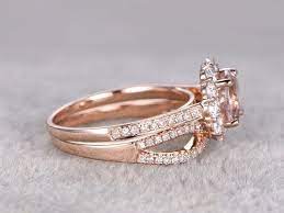 Berikut ini gambar henna tangan yang simple, cantik dan unik. Terbaru 24 Gambar Cincin Emas Di Tangan Temukan Berbagai Gambar Lainnya Yang Masih Terkait Dengan Gambar Tangan Pakai Cincin Pada Kate Cincin Cincin Emas Emas