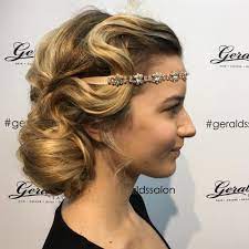 It is heavily highlighted, which helps it hold a style. Vintage Glam The Top 23 Roaring 1920s Hairstyles