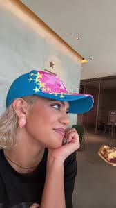 Kirsten Daniel's Instagram, Twitter & Facebook