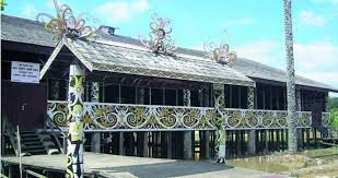 Rumah adat kalimantan timur (rumah lamin). Rumah Adat Kalimantan Timur Gambaran Khas Budaya Suku Dayak
