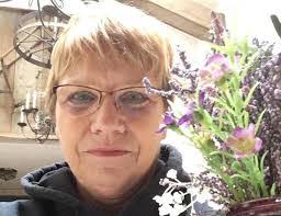 Sharon Staab's Instagram, Twitter & Facebook