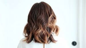 Come schiarirli · mescola 1/4 di miele con 3/4 di acqua distillata o minerale e lascia riposare la preparazione per 1 ora. Balayage Capelli Cos E Come Si Fa E Quanto Costa Pg Magazine