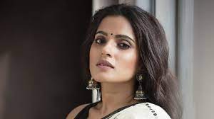 Priya Bapat Wiki Age Height Weight Family Affairs Career Biography Images More Played medical student in munnabhai m.b.b.s. in 2003. priya bapat wiki age height weight