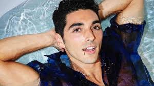 Can the net harness a bunch of volunteers to help bring books in the public domain to life through podcasting? Netflix El Stand De Los Besos 2 Conoce A Taylor Perez El Actor Que Da Vida Al Carismatico Marco En La Pelicula Romantica The Kissing Booth Rpp Noticias