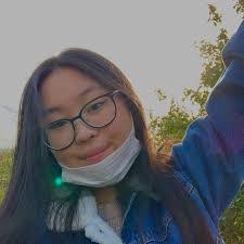 Lisa Cuozzo's Instagram, Twitter & Facebook