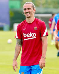 ɡʁjɛzman 4), surnommé « grizi », « grizou » ou encore « petit prince » par ses fans et coéquipiers, né le 21 mars 1991 à mâcon, est un footballeur international français évoluant au poste d'attaquant ou milieu offensif à l'atlético de madrid, en prêt du fc barcelone. Antoine Griezmann On Twitter Good Morning