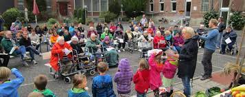Mitarbeiter bringen manchmal selbstgebackenen kuchen mit, der in gemeinsamer und lustiger runde gegessen wird. Haus Vom Guten Hirten Munster Betreutes Wohnen Wohnen Fur Menschen Mit Behinderungen Pflegebereich Kindertagesstatte Sterntaler Familienpflege Gerontopsychiatrische Storung Chronische Psychische Erkrankung
