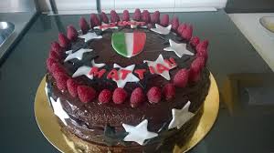 Pan Di Spagna Farcito Con Crema Pasticcera Due Strati Glassa Di Cioccolato Fondente Glassa Di Cioccolato Fondente Glassa Al Cioccolato Cioccolato Fondente