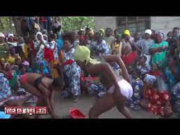 Kucheza ndi anthu wochita kafukufuku wazamankhwala akufotokoza za chikhulupiriro chake. Wanafunzi Wacheza Uchi Videos Vidoemo Emotional Video Unity