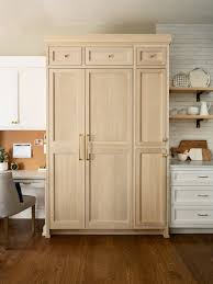 Remodel your kitchen with drawer glides & drawer boxes, shelves our honey oak kitchen cabinet line is best described as traditional meets modern. Bleached White Oak Cabinets Star In This Two Tone Kitchen