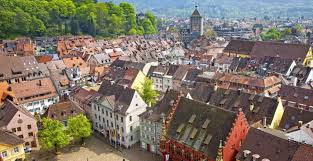 • • • there´s always money in the banana stand! Zug Verden Aller Freiburg Breisgau Gunstige Tickets Ab 34 90 Trainline