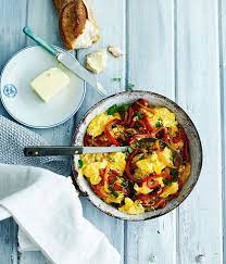Fast Eggs Piperade Recipe Recipe Recipes Breakfast Bowls Egg Recipes