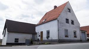 Immobilien wohnungen mietwohnungen eigentumswohnungen zwangsversteigerungen haus mieten Horror Haus In Hoxter Mit Einer Anzeige Lockte Er Sein Opfer An B Z Berlin
