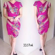 Sementara untuk bagian bawahnya, memakai kain tenun songket motif khas bali yang mewah. 68 Ide Model Baju Tenun Model Batik Wanita
