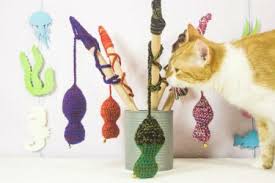Top 10 Gifts For A Bored Cat Modern Cat Homemade Cat Toys Modern Cat Top 10 Gifts