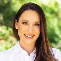 Laurie Sewell's Instagram, Twitter & Facebook