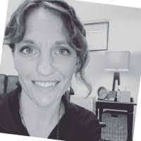 Jennifer Dearmond's Instagram, Twitter & Facebook