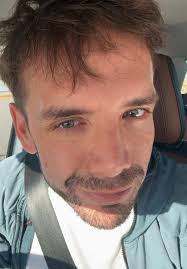 Consejo de día . A mi me pasa que tengo muchos días que no tengo ganas de  subir videos o no tengo la constancia . Me encantaría tenerla pero no me  pasa . Pero bueno tal vez estés ejemplo te sirva . Si ...