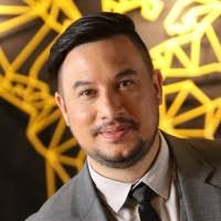 300+ perfiles de «Kolthoff»