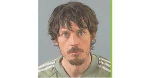 Prolific burglar and thief who terrorised Portsmouth and Southampton is  jailed