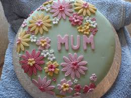 Just make sure to chat with your florist and baker first—oftentimes they can team up to construct the design together. Flower Cakes Decoration Ideas Little Birthday Cakes
