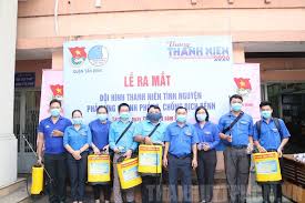 Chiều 27/5, tỉnh đoàn quảng ngãi thay mặt trung ương đoàn trao tặng huy hiệu tuổi trẻ dũng cảm cho anh lương thanh thùy, giáo viên tổng phụ trách đội trường tiểu học thị trấn di lăng số 1 vì có hành động dũng cảm cứu sống 2 em. Tan Binh Ra Máº¯t Ä'á»™i Hinh Thanh Nien Tinh Nguyá»‡n Pháº£n á»©ng Nhanh Phong Chá»'ng Dá»‹ch Bá»‡nh Covid 19