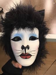 Cat-proof christmas decorations made of felt