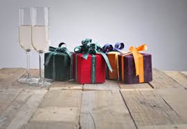 Tentu ada yang pening dan buntu bagi sesetengah wanita atau mereka yang bergelar isteri yang nak mencari hadiah untuk lelaki atau suami bila tarikh hari jadinya semakin hampir. Ide Hadiah Ulang Tahun Terbaik Untuk Teman Dekat Kerja Usaha