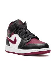 Jordan 1 Retro Mid Black Red White Jordan Air Jordan 1 Mid Gs Bred Toe Farfetch In 2020 Air Jordans Jordan 1 Mid Jordans