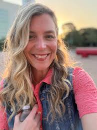 All of my mamas let's start a follow train...I'm following everyone I can!