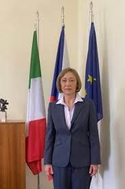 Il consolato svolge anche un ruolo importante nello sviluppo commerciale, negli affari culturali e stabilisce contatti con la stampa locale. L Ambasciatore Della Repubblica Ceca In Italia E A Malta Ambassador Of The Czech Republic To Italy And To Malta Ambasciata Della Repubblica Ceca A Roma