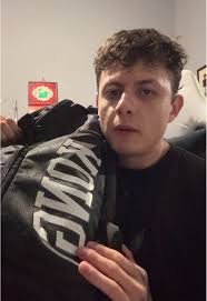 Millonario Em El Gym Con Kong