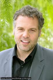 Happy birthday to actor Vincent D'Onofrio 🎉 he often isn't recognized by  movie viewers but fans think he's the most talented actor around 🤩 details  below 👇