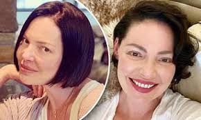 A short time afterward, the family moved to new canaan, connecticut. Katherine Heigl Flaunts Chic Hairdo After Transforming From Blonde To Brunette For Netflix Series Daily Mail Online